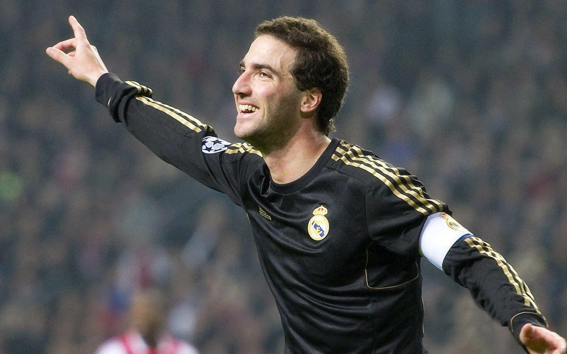 中超焦点战,谭龙破门助亚泰2-0完胜三镇,客队两将染红陷困境